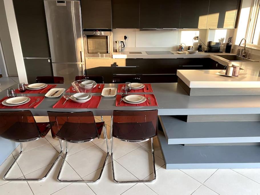 Spacious And Sunkissed 3Br & 2 Bathrooms Apartment Atena Exterior foto